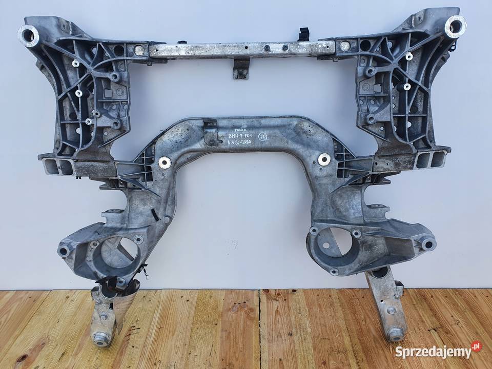 BMW F01 750 i 44 BITURBO SANKI BELKA POD SILNIK