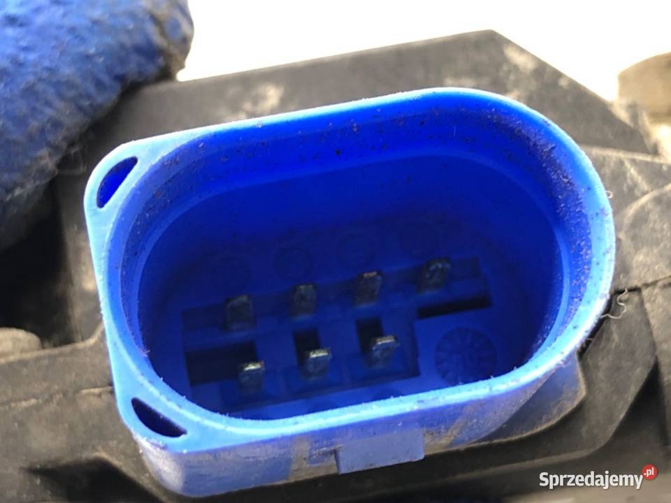 ZAMEK DRZWI PRAWY PRZÓD AUDI A3 8P Hatchback