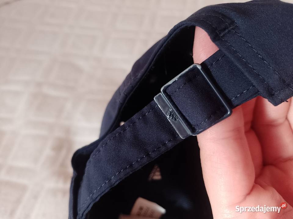 ADIDAS Szara czapeczka z daszkiem z Wiednia Kraków