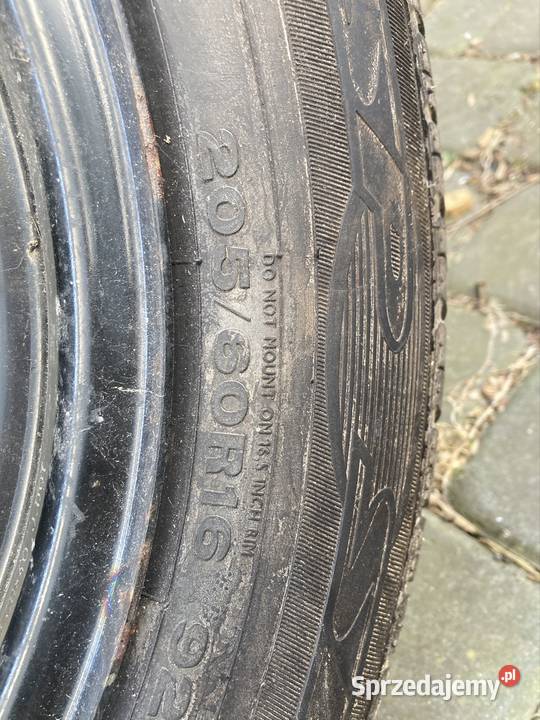 Felga Nissan z oponą Dunlop 20560 R16 Średnica 16" Jędrzejów sprzedam