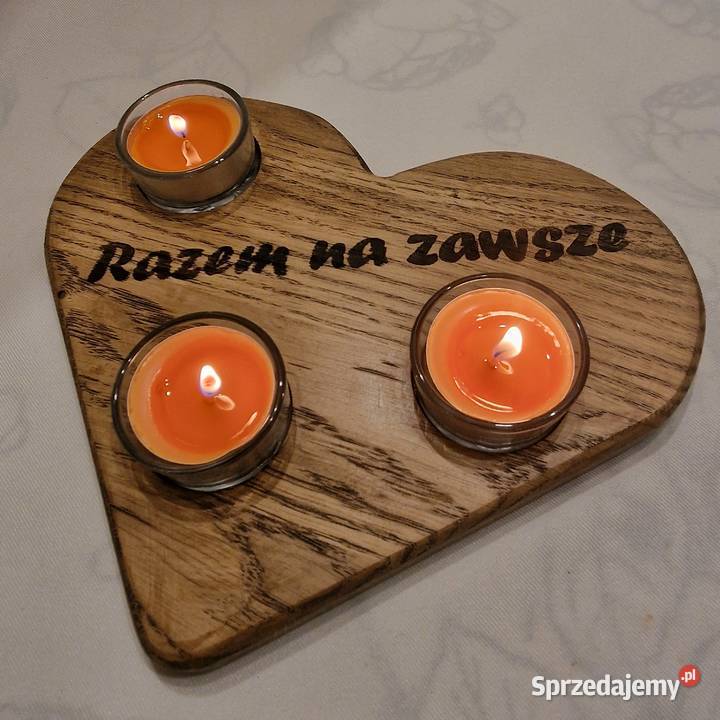 Świecznik drewniany serce z dębu z napisem Razem Sępopol