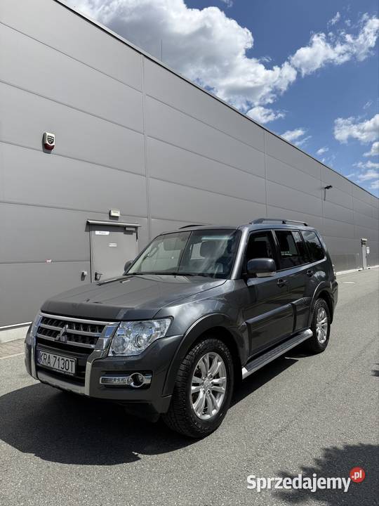 Mitsubishi Pajero 32 DiD 200 Salon 161 światła do jazdy dziennej