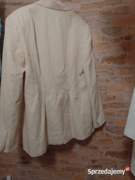 40L ZARA Beżowa marynarka z zaszewkami z Madrytu Marynarki i żakiety Kraków