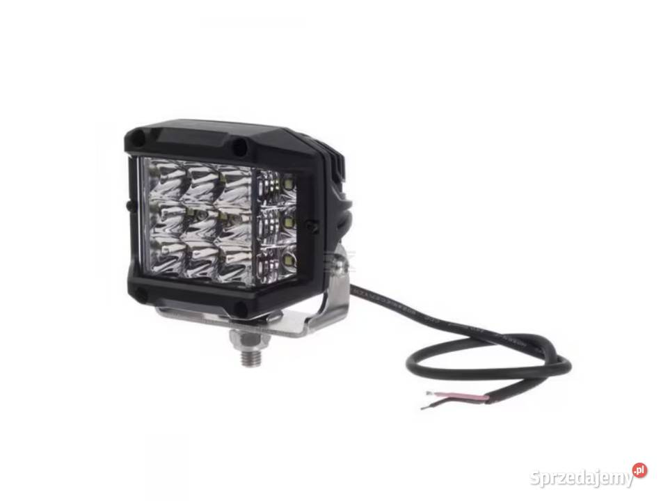 Lampa robocza LED kwadratowa 225W 2850 lm 1030V Gorzewo