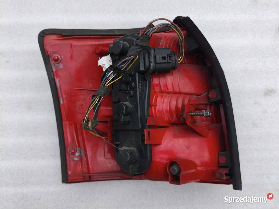 Lampa Prawy Tył Tylna Prawa Audi A4 B6 Avant prawe Wyszków sprzedam