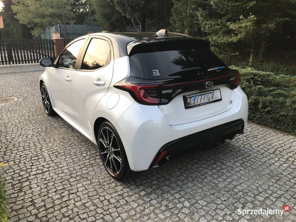 TOYOTA YARIS GR 116 biała perła Kleczew