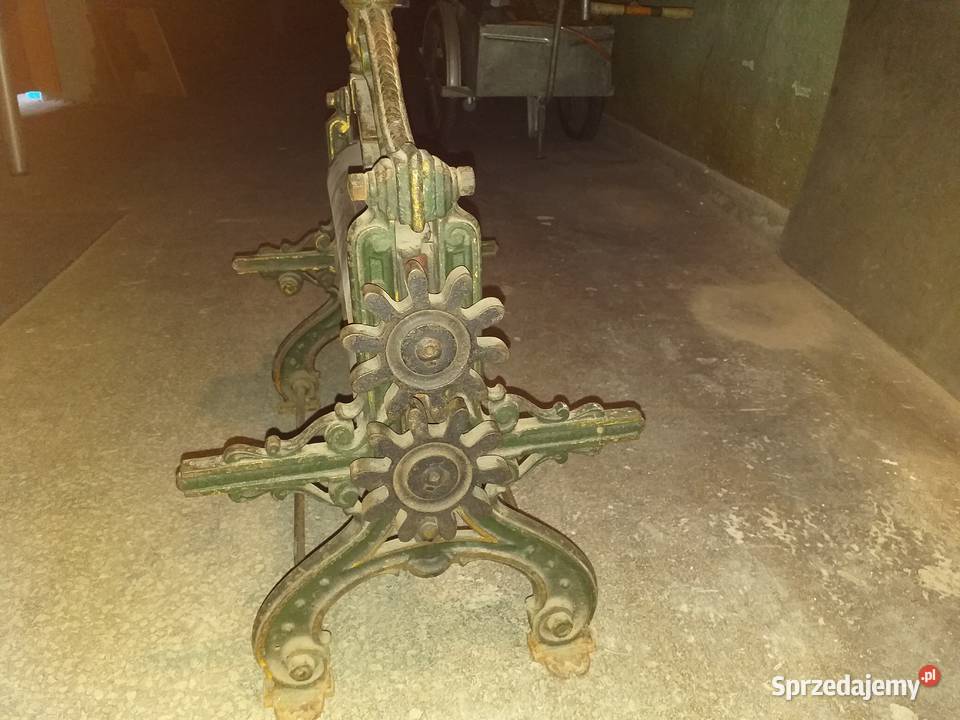 Stary magiel z ozdobnymi wałkami dolnośląskie Bielawa