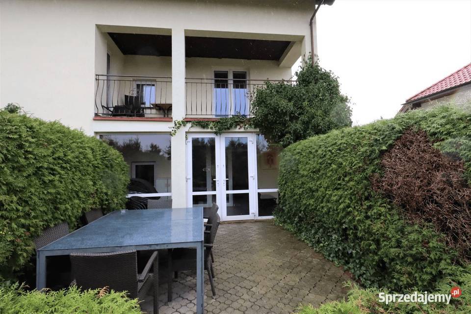 Na sprzedaż duży jednorodzinny dom 328 m kw 10 wolnostojący