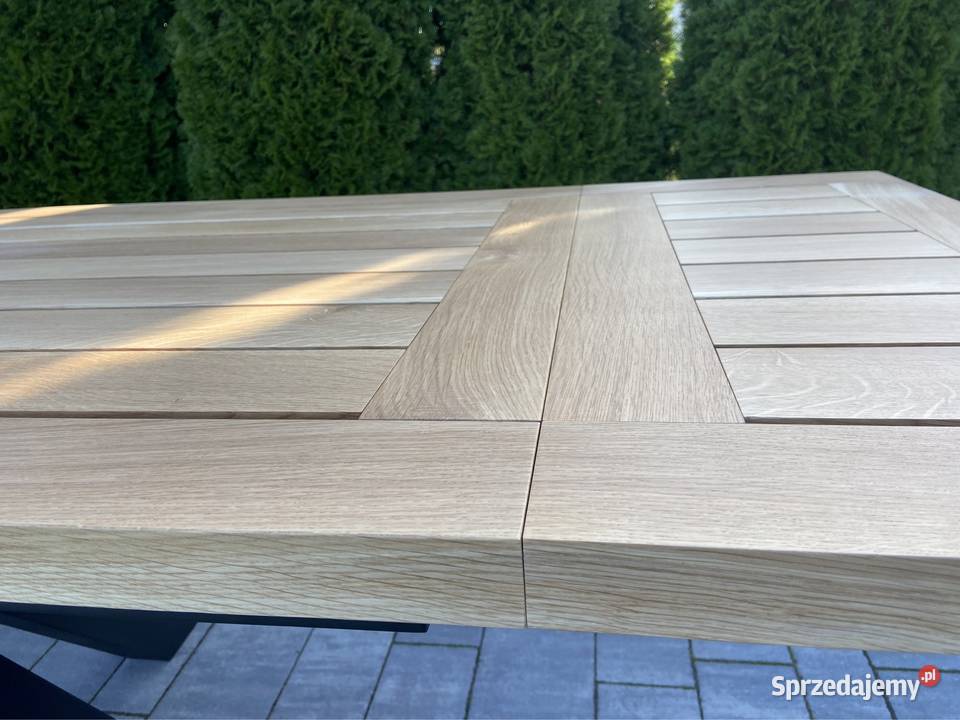 Stół z dębowym blatem w stylu loft