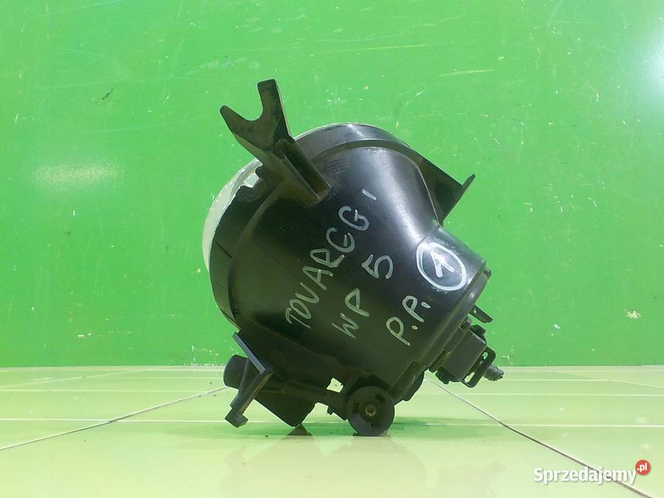 VW TOUAREG I 25 TDI AUT 05r 5D halogen prawy Suków