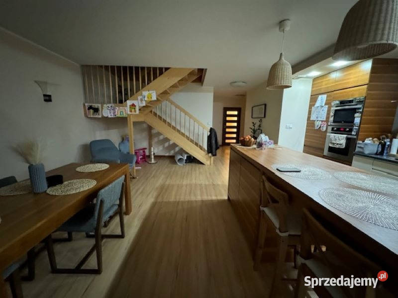 Syndyk sprzeda mieszkanie dwupoziomowe Wejherowo sprzedam