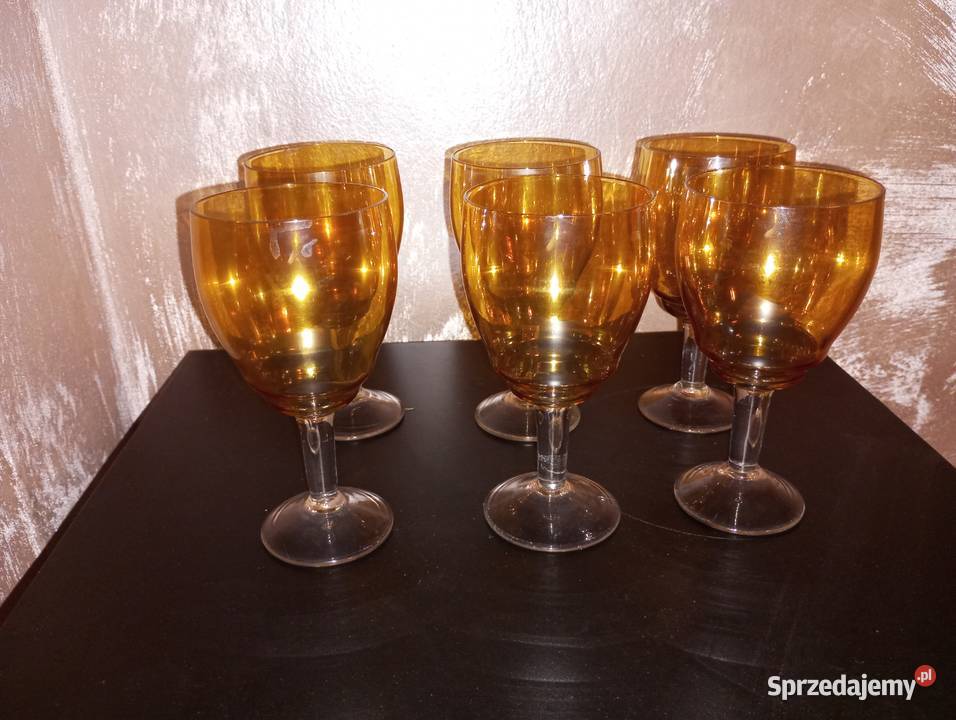 6 kieliszków do wina kolor bursztynowy Biłgoraj sprzedam