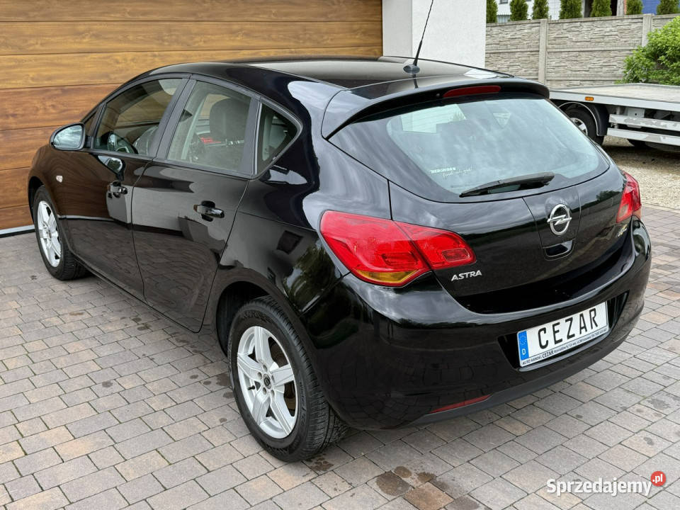 Opel Astra 11r 16 benzyna z Niemiec bezwypadkowa światła przeciwmgielne śląskie Konradów sprzedam