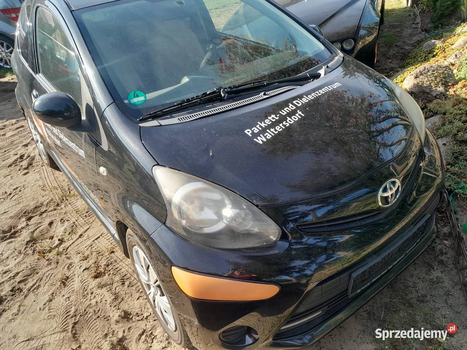 Toyota Aygo 10 benzyna 2014r z de klima skóra czarny