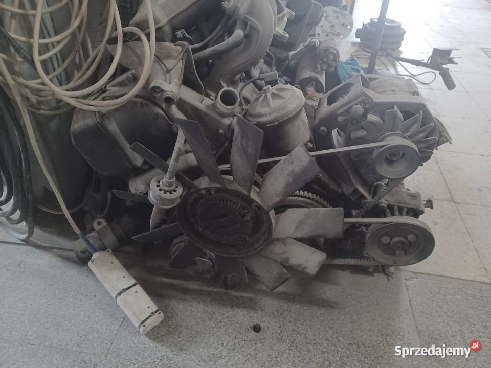 Silnik skrzynia bmw e36 16 osobowe Blok silnika Ostrowiec Świętokrzyski