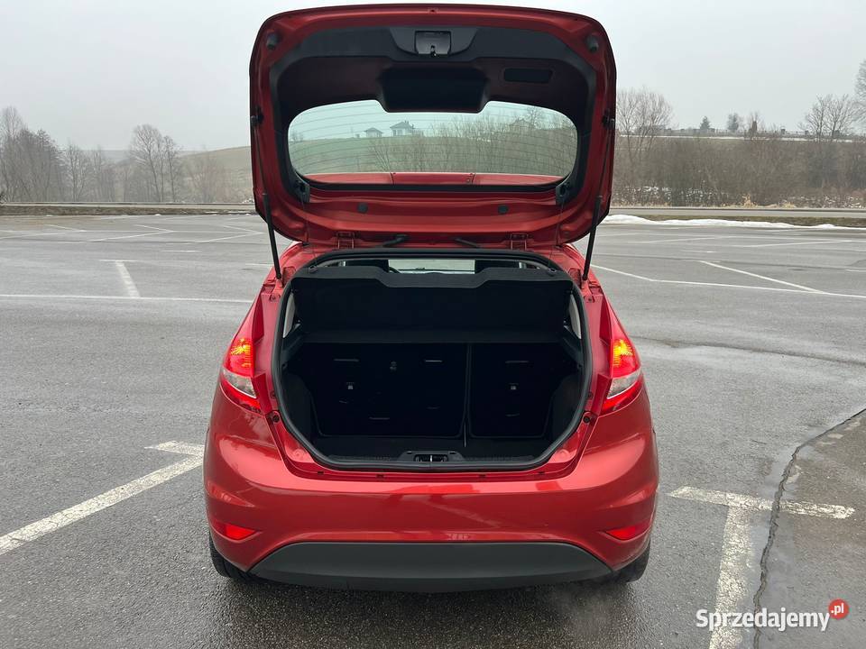 Ford Fiesta 14 benzyna grzana szyba Śliczna sprzedam