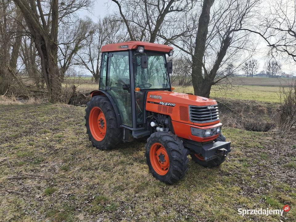Ciągnik sadowniczy Kubota M8200 narrow Klimatyzacja wielkopolskie Szamarzewo