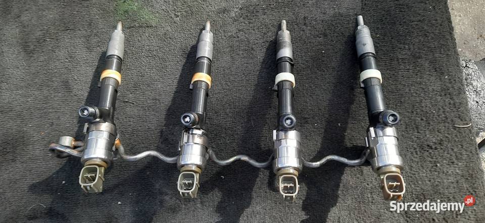 Wtryskiwacze Wtryski DENSO 2367027030 4Pin Wtryskiwacze Kołbiel