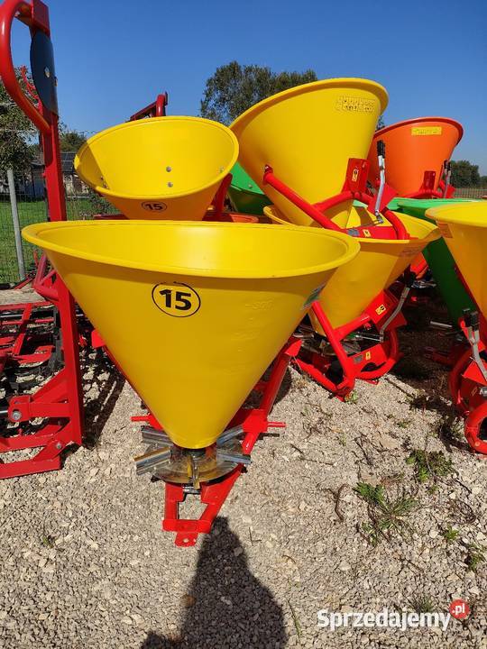 Rozsiewacz do nawozu Lejek 200 300 400 500 l Rozsiewacze nawozów podkarpackie