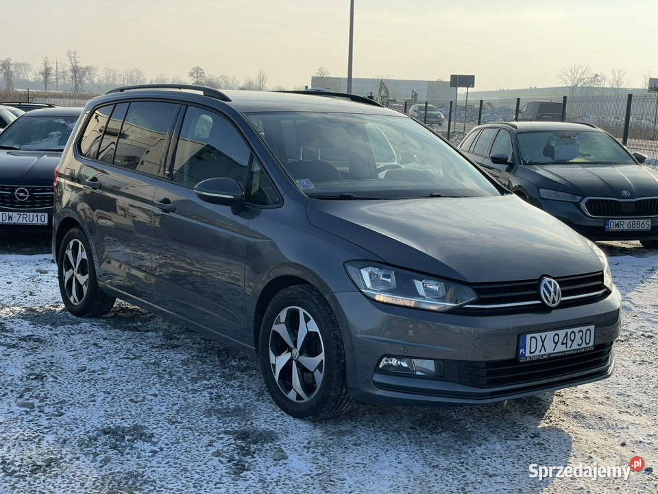 Volkswagen Touran 14 TSI 150 2017r ACC Front sprzedam