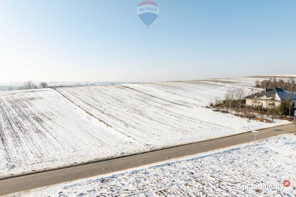 DZIAŁKA BUDOWLANA 1274 WAGANOWICE GMINA SŁOMNIKI asfalt małopolskie