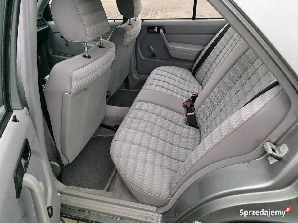 Mercedes 190 manualna