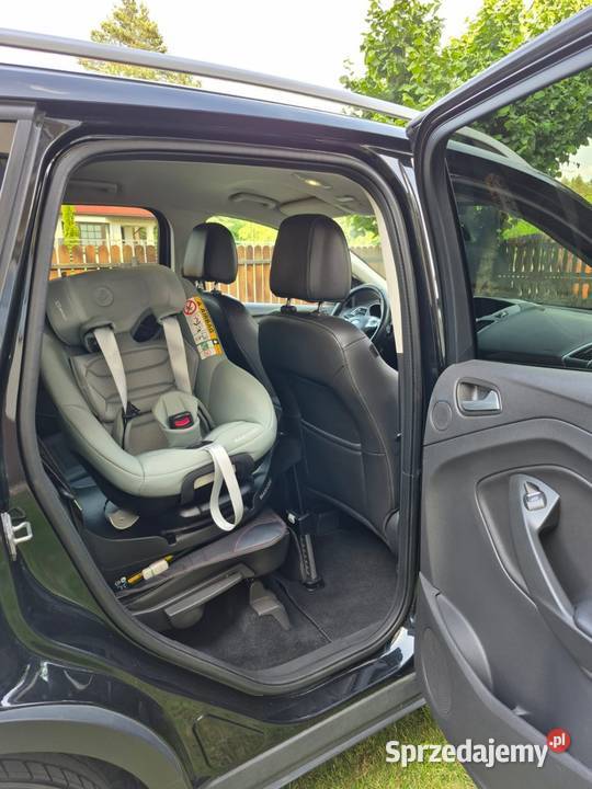 Czarny Ford Kuga 2014 opony zimoweletnie Rudnik nad Sanem
