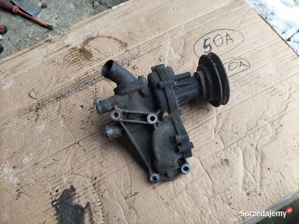 AUDI 80B4 80 B4 19TDI 19 TDI 037121013A POMPA osobowe Pozostałe Kamień-Kolonia