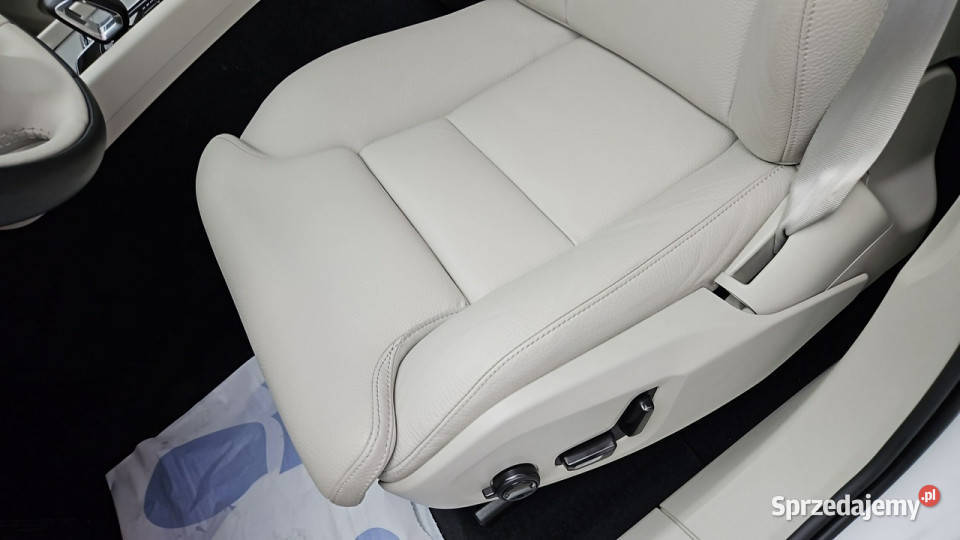 Volvo XC 60 B4 D AWD Plus Dark aut Z Polskiego Warszawa