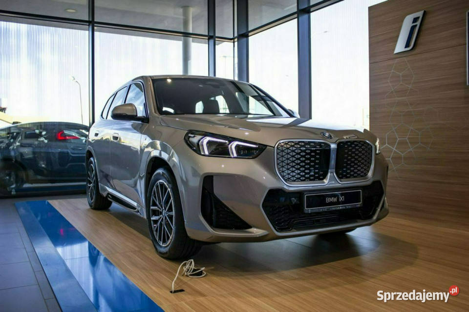 BMW iX1 iX1 xDrive30 z ratą już 1060 netto Łódź