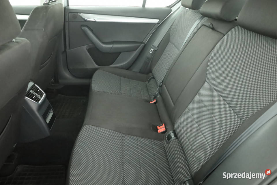 Skoda Octavia 12 TSI światła przeciwmgielne Piaseczno