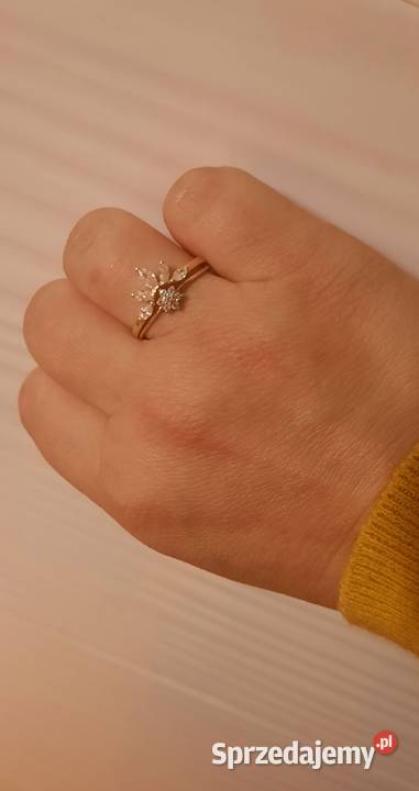Nowy srebrny złocony pierścionek z cyrkoniami Pierścionki Gdańsk