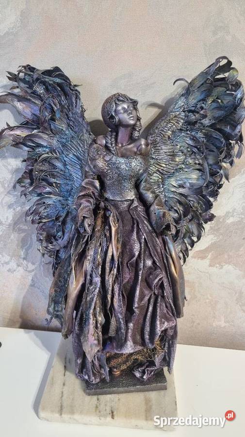 Piękny anioł ze skrzydłami z prawdziwych piór Zamość