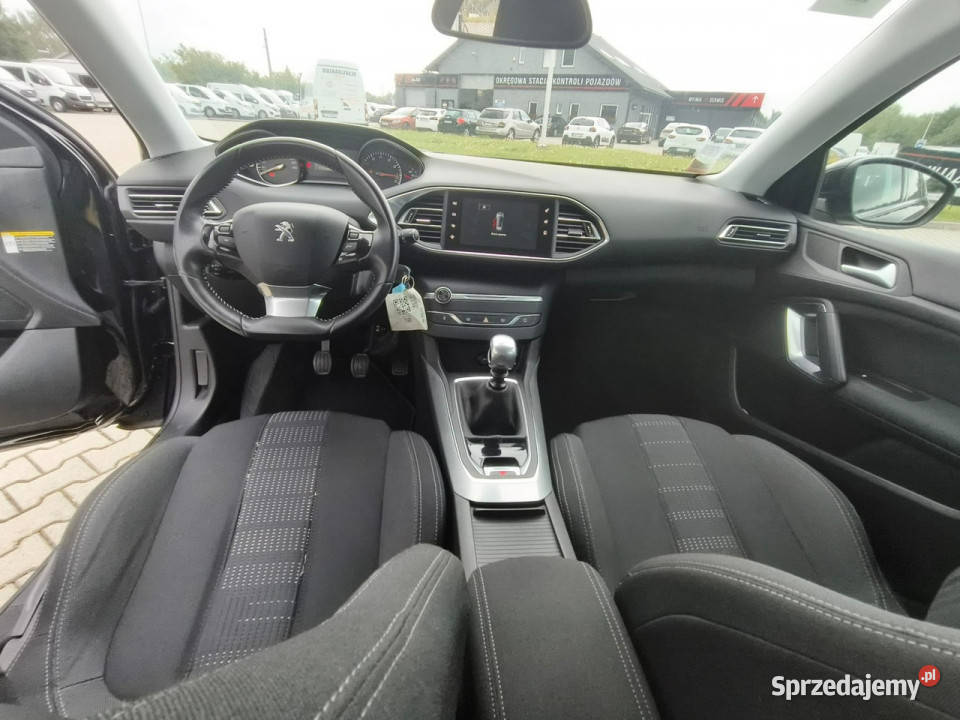 Peugeot 308 12 benzyna 130 FAJNY PRZEBIEG full 308 małopolskie Kęty