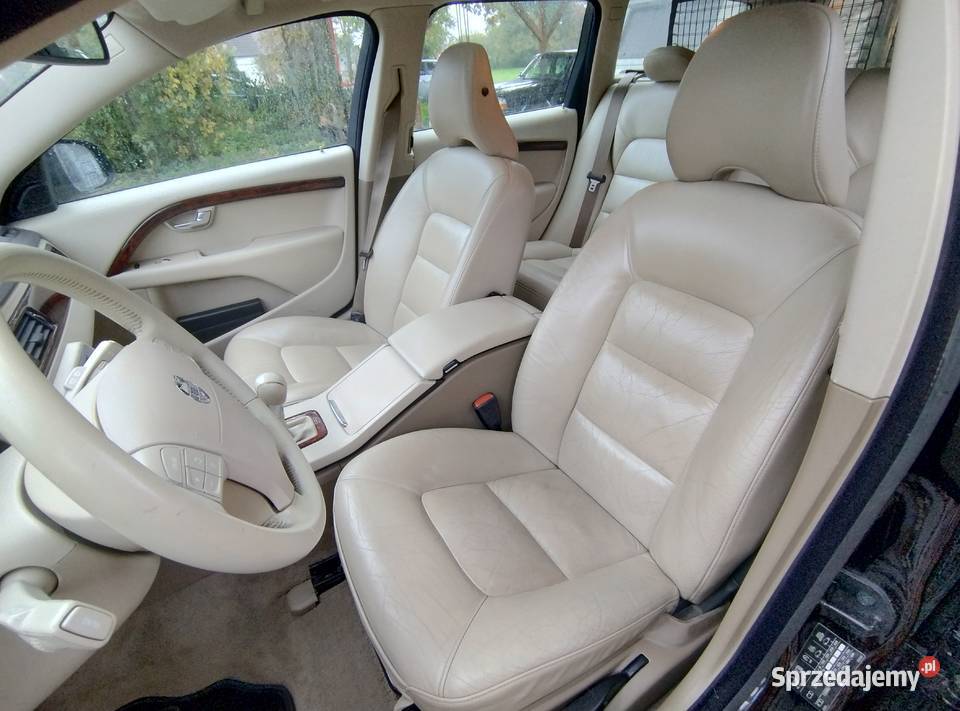 Piękne Volvo V70 Momentum 24d 185 sprawny i czujnik zmierzchu Roszkowice