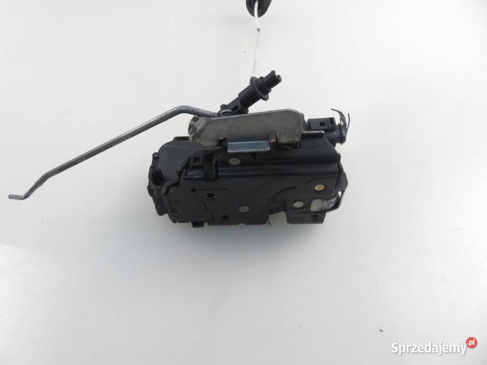 ZAMEK PRAWY PRZEDNI AUDI A4 B6 8E1837016C osobowe