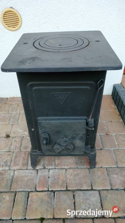 Piecyk żeliwny szamotowy wyprodukowany w Murowana Goślina