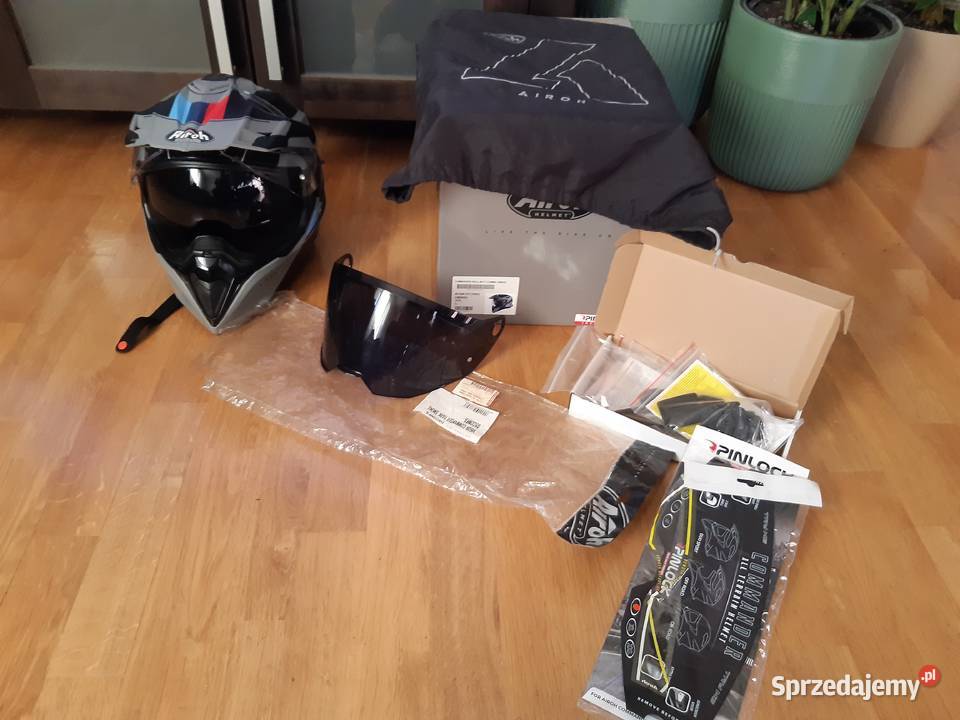 Kask motocyklowy Airoh Commander rozmiar L 3 w Suchożebry