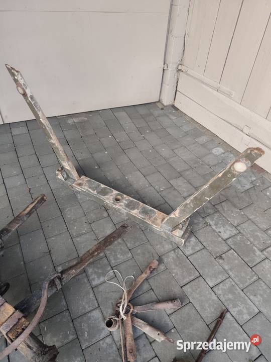 Części zabytkowy lekki wóz konny osie piasty nieuszkodzony Przeworsk