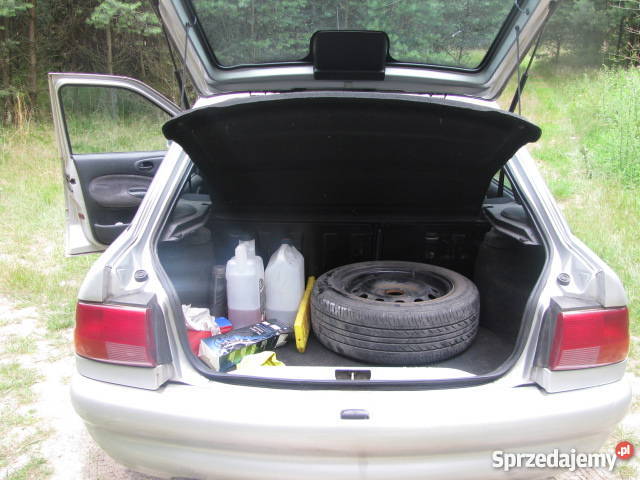 Escort 16lpg klima działa 2000r 260000km Escort Zawiercie