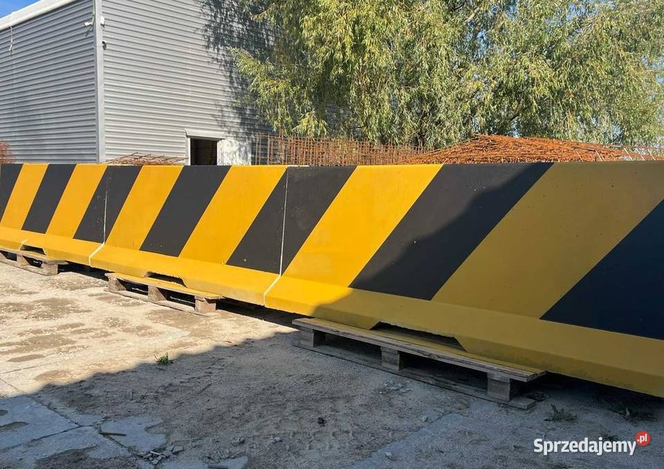 Betonowa zapora drogowa malowana bariera drogowa Dom i Ogród mazowieckie Mińsk Mazowiecki