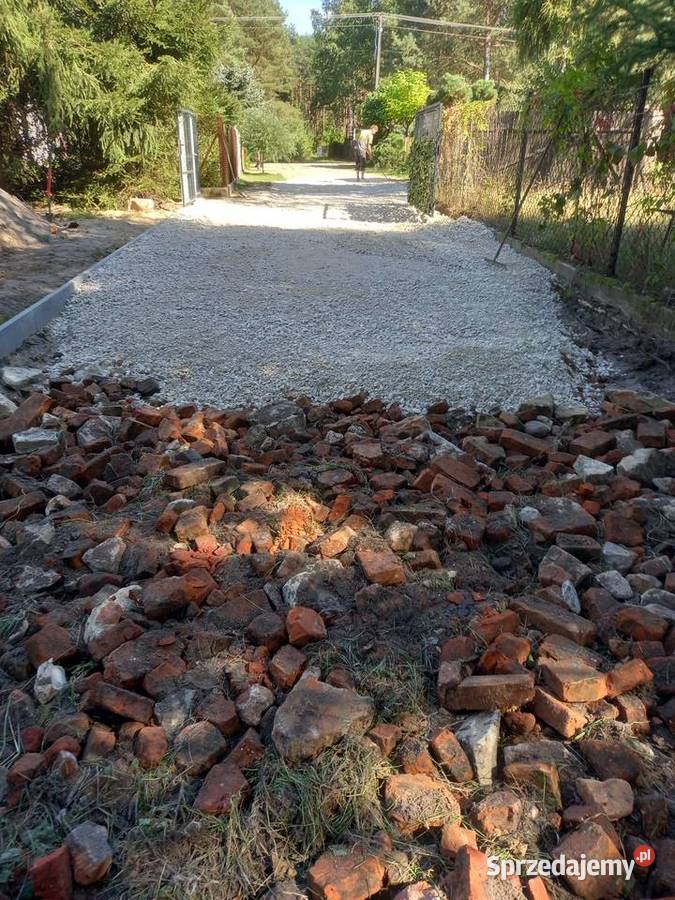 Podjazdy z kruszywa utwardzanie terenu Tomaszów Mazowiecki