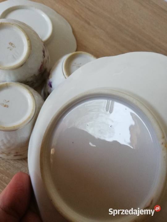Kolekcjonerskie filiżanki z podstawkami Porcelana i szkło Gorlice