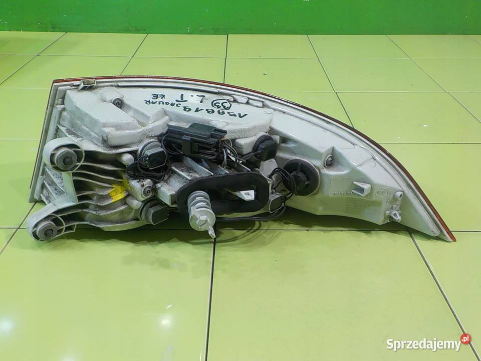JAGUAR XE 20 D 16r SEDAN 4D lampa lewa tyl osobowe mazowieckie Suków