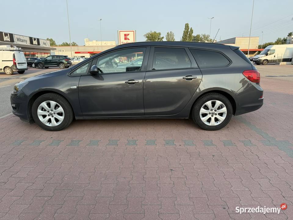 Opel Astra J 14 Kombi LPG Lovato użytkowany jako sprowadzony Astra Warszawa