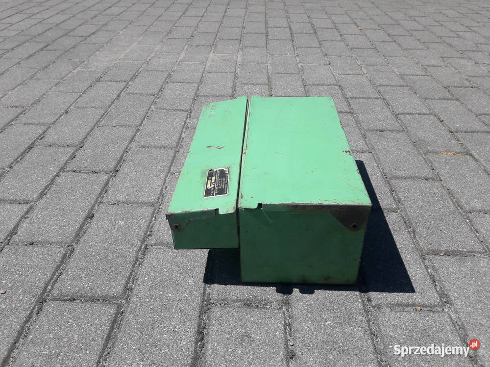 Skrzynka narzędziowa Fiat 126P pod siedzenie PRL Gdynia