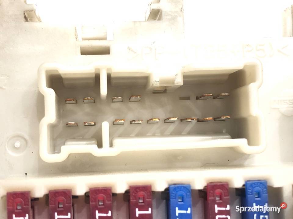 SKRZYNKA BEZPIECZNIKÓW NISSAN PATHFINDER R51 SUV