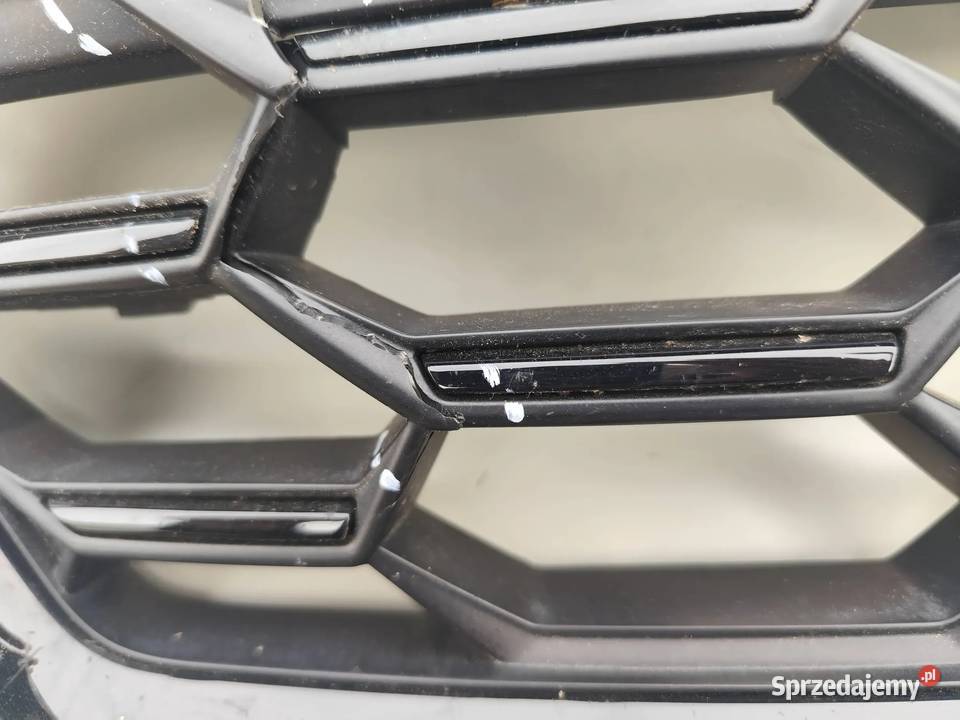 AUDI A3 8Y SLINE GRILL ATRAPA CHŁODNICY PIANO osobowe sprzedam