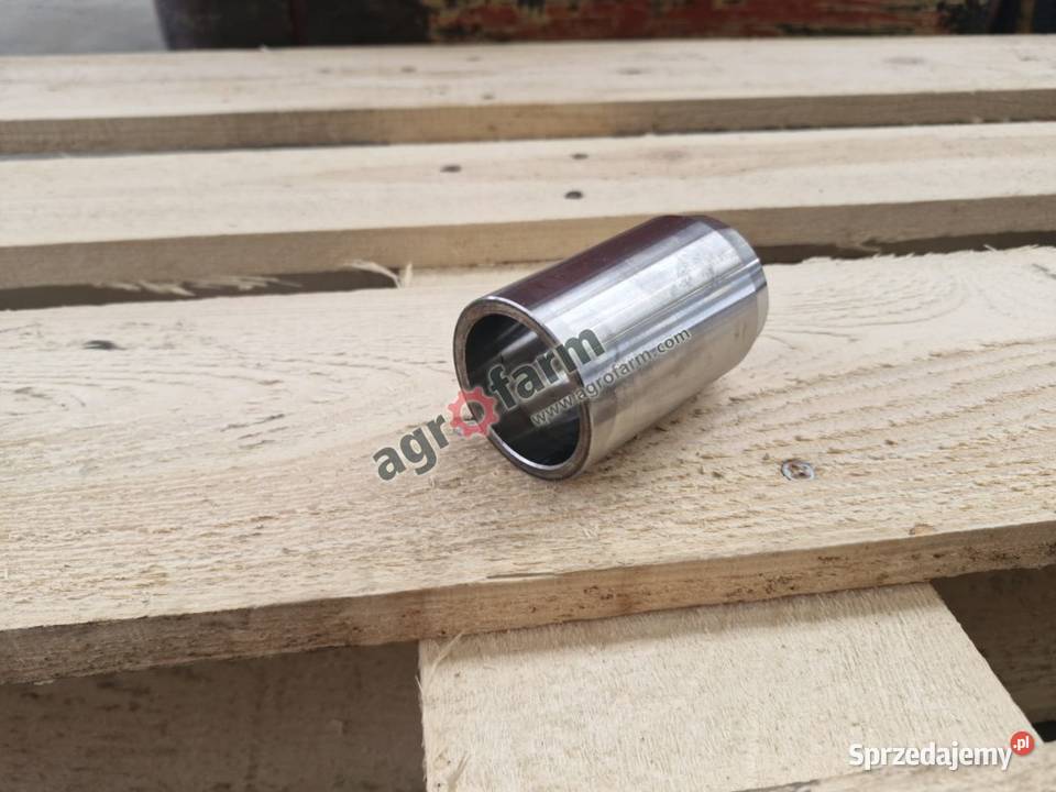 Tulejka Massey Ferguson 6130 6140 6235 6245 Byków