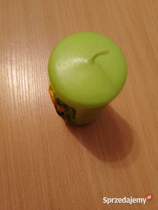 ŚWIECZKA stojąca ozdobna zielona świeca woskowa Złotniki